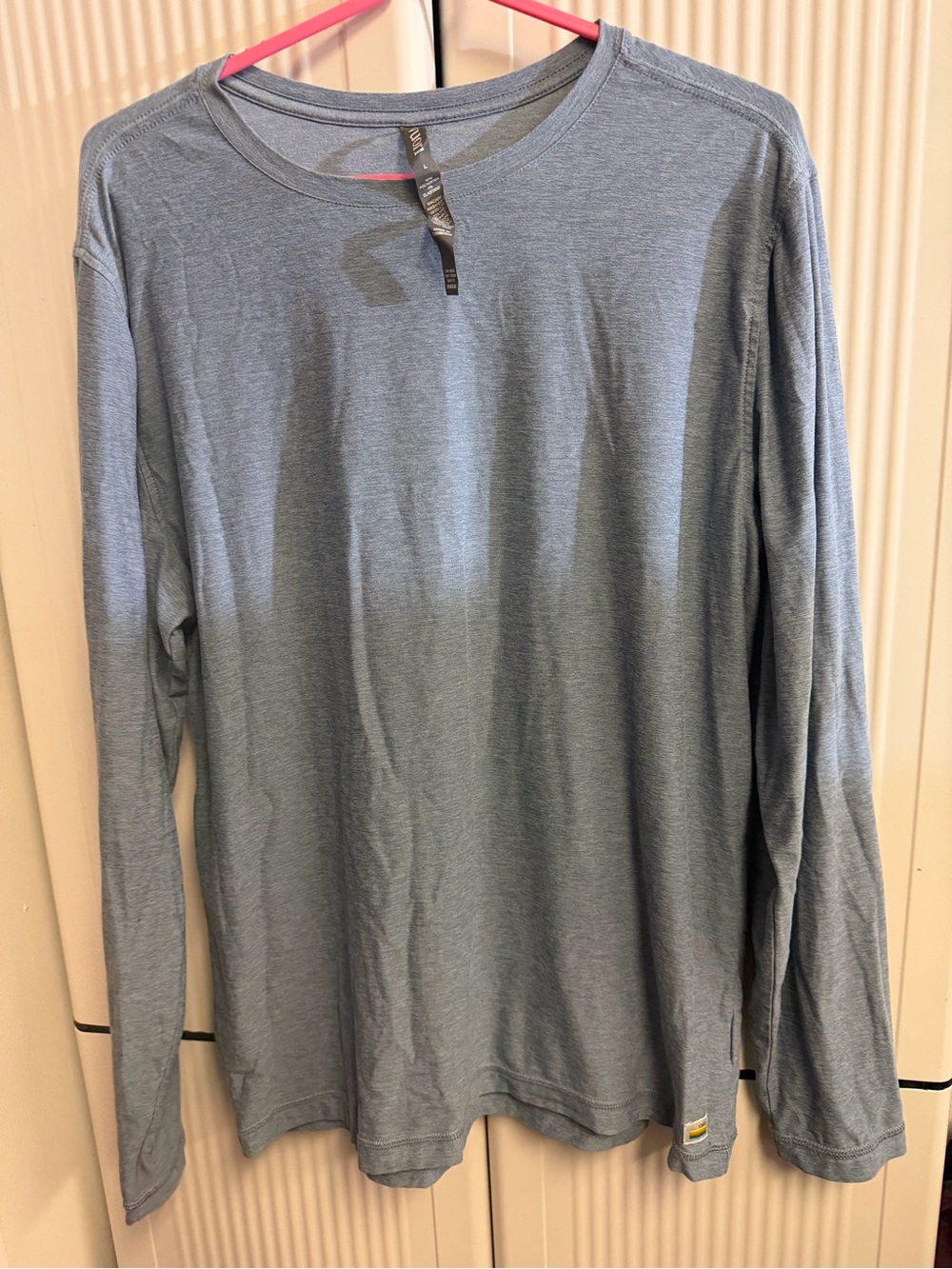Vuori Men's shirt